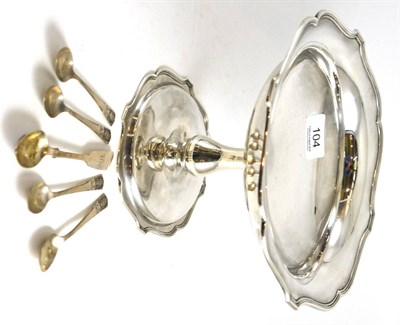 Lot 104 - A silver tazza and five silver teaspoons