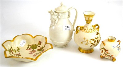 Lot 247 - Four items of Worcester china