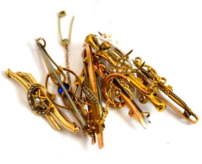 Lot 300 - Six bar brooches