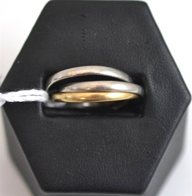 Lot 302 - A 'Russian' wedding band