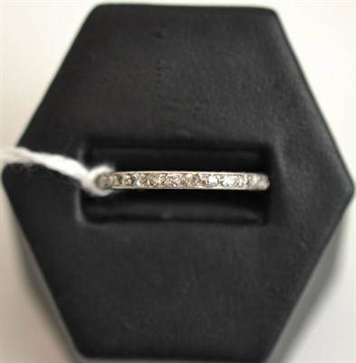 Lot 306 - A diamond eternity ring