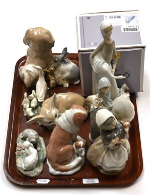 Lot 359 - Ten assorted Lladro and Nao figures