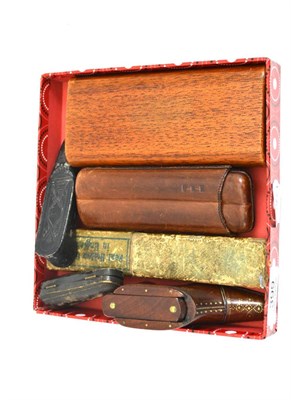 Lot 399 - Treen shoe snuff box and five other items