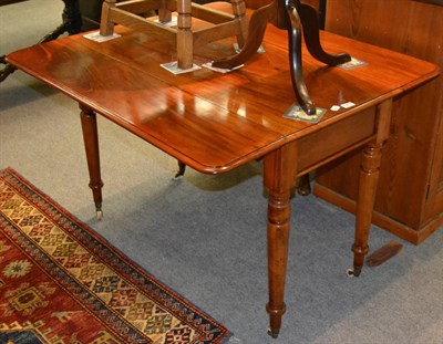 Lot 1279 - Mahogany Pembroke table