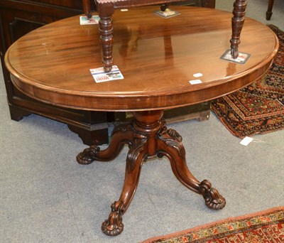 Lot 1284 - A Victorian mahogany breakfast table