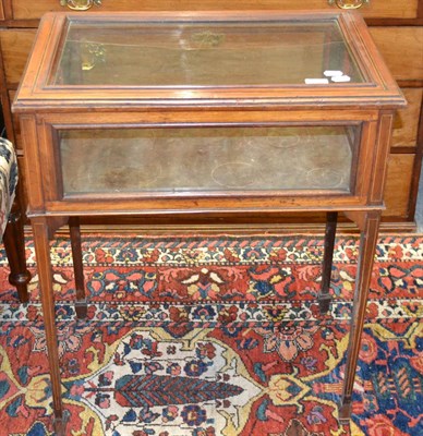 Lot 1328 - An Edwardian inlaid mahogany bijouterie table