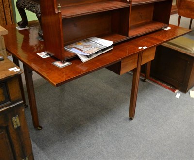 Lot 1350 - A mahogany drop-leaf table