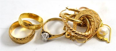 Lot 94 - An 18ct gold band ring, a 9ct gold band ring, gold earrings, paste ring, etc