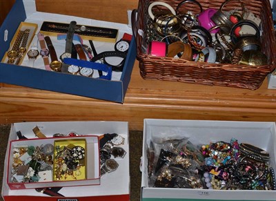 Lot 116 - A large quantity of costume jewellery