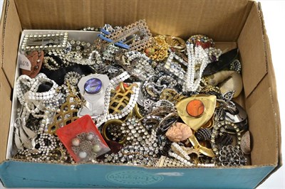 Lot 276 - Paste set buckles, diamante trims, jewellery etc