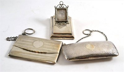 Lot 325 - Hammered silver purse, card with engine turned decoration, silver mounted desk calendar (3)