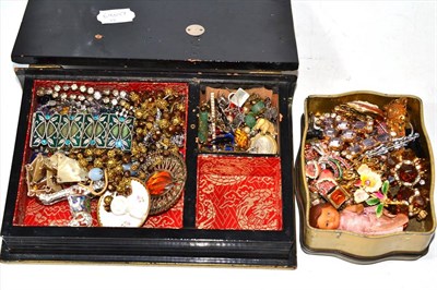 Lot 328 - Quantity of costume jewellery