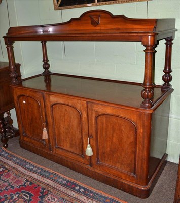 Lot 419 - Victorian mahogany buffet