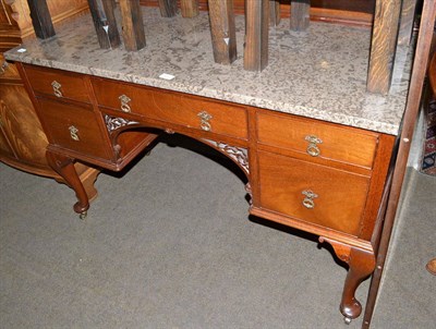 Lot 450 - Mahogany marble top washstand