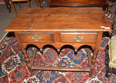 Lot 505 - An oak side table