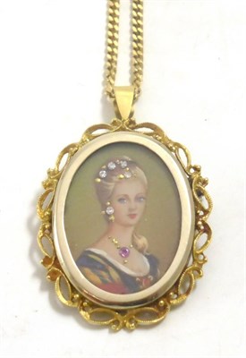 Lot 82 - An 18ct gold portrait pendant on chain