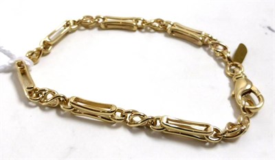 Lot 213 - A 9ct gold fancy link bracelet