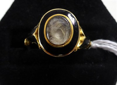 Lot 215 - Mourning ring