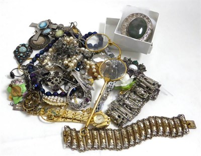 Lot 226 - A quantity of jewellery including a cameo brooch stamped '9CT', and assorted costume jewellery