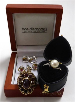 Lot 230 - Two pairs of earrings and a single earring, a garnet cluster ring and a 'pearl' ring (qty)