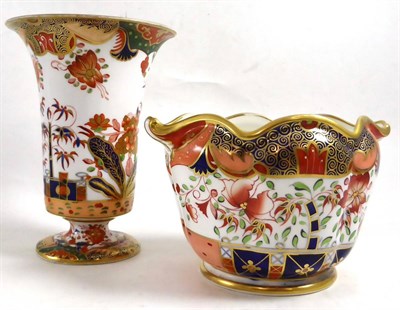 Lot 353 - Spode trumpet vase, pattern number 967 and a rare Spode small monteith, pattern number 2942