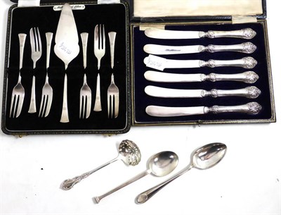 Lot 379 - Two cased sets of cutlery and three silver spoons