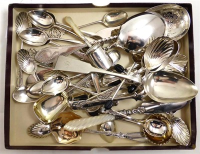 Lot 400 - A quantity of silver including tea and coffee spoons, sifter spoons etc