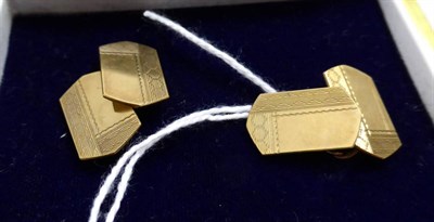 Lot 411 - A pair of 9ct gold cufflinks, boxed