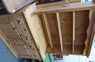 Lot 1009 - A pine dresser