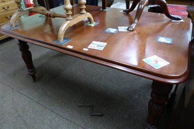 Lot 1242 - A Victorian mahogany dining table