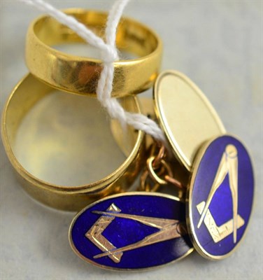 Lot 81 - A 9ct gold ring, 18ct gold ring and a pair of 9ct gold enamel Masonic cufflinks