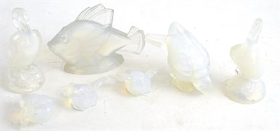 Lot 134 - Five Sabino opalescent glass birds and fish, and two Verlys opalescent glass pelicans (7)