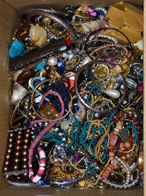 Lot 152 - A large quantity of costume jewellery