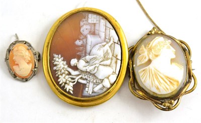 Lot 371 - Three cameo brooches