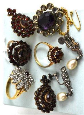 Lot 504 - Garnet jewellery, brooch etc