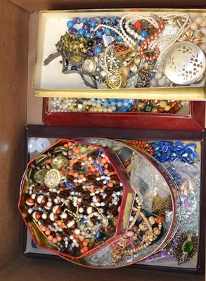 Lot 536 - A large quantity of costume jewellery