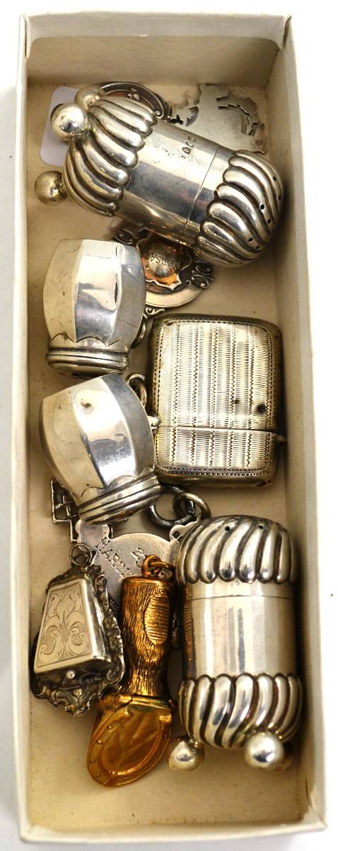 Silver Belette Lot 559 - Assorted small silver including two pairs of