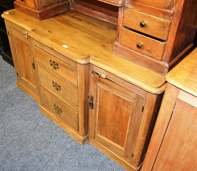 Lot 1024 - A pine sideboard/dresser