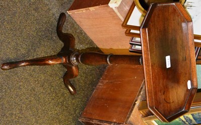 Lot 1376 - A Georgian kettle stand