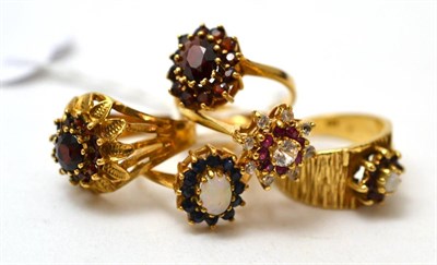 Lot 81 - Five stone set cluster rings