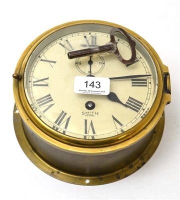 Lot 143 - A Smith's Ship's clock, with key