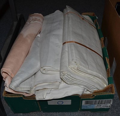 Lot 1023 - Assorted white damask cloths and other coloured linens etc (one box)