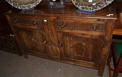 Lot 1335 - Reproduction oak sideboard