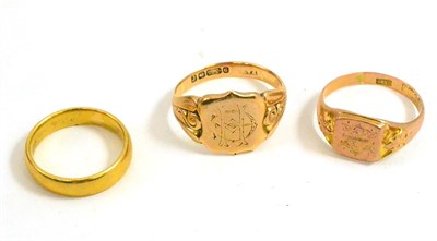 Lot 66 - A 22ct gold band ring and two 9ct gold signet rings