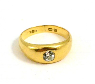 Lot 67 - An 18ct gold diamond solitaire ring