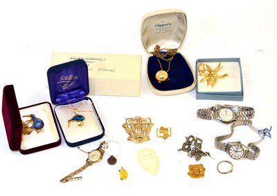 Lot 79 - A 9ct gold watch bracelet, Seiko watches, Siam white metal jewellery, costume jewellery, etc