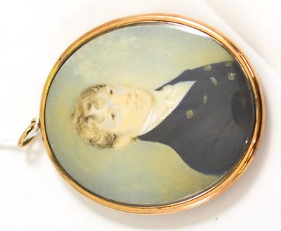 Lot 109 - Early 19th century miniature portrait of a gentleman with woven hair verso