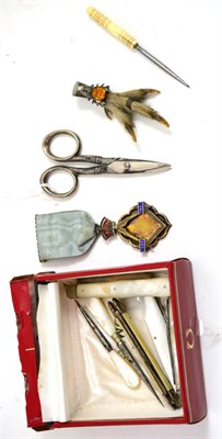 Lot 256 - Masonic medal, silver handled scissors, silver penknife, Scottish claw brooch etc