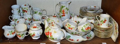 Lot 298 - Queens Virginia Strawberry dinner service