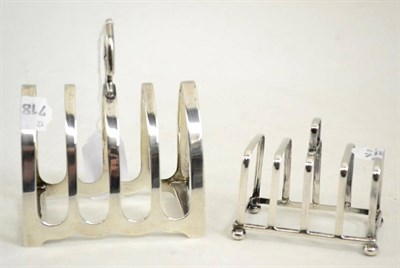 Lot 486 - A silver toast rack, Sheffield 1963 and another (2)